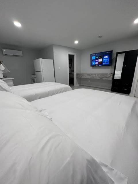 פורט איזבל White Sands Inn, Marina, Bar & Grill מראה חיצוני תמונה