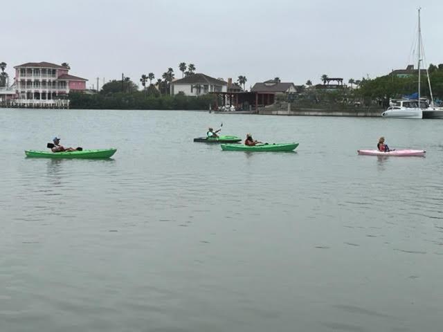 פורט איזבל White Sands Inn, Marina, Bar & Grill מראה חיצוני תמונה