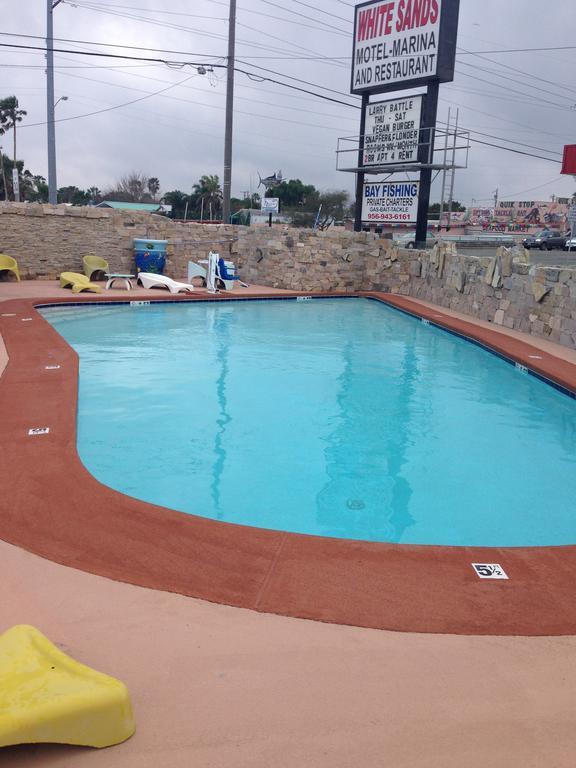 פורט איזבל White Sands Inn, Marina, Bar & Grill מראה חיצוני תמונה
