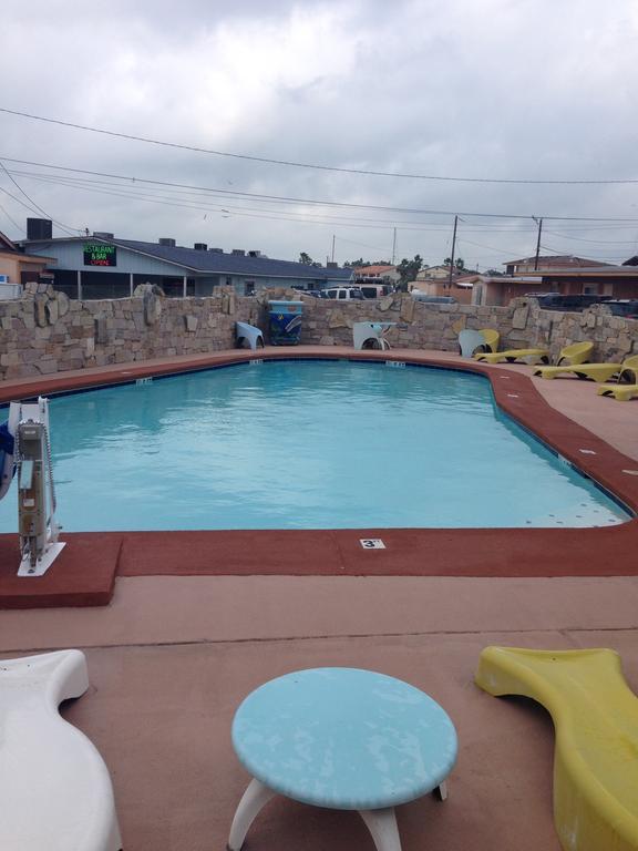 פורט איזבל White Sands Inn, Marina, Bar & Grill מראה חיצוני תמונה