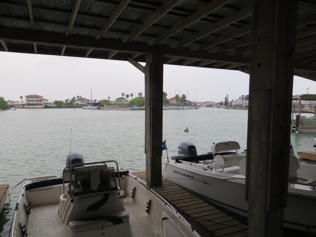 פורט איזבל White Sands Inn, Marina, Bar & Grill מראה חיצוני תמונה